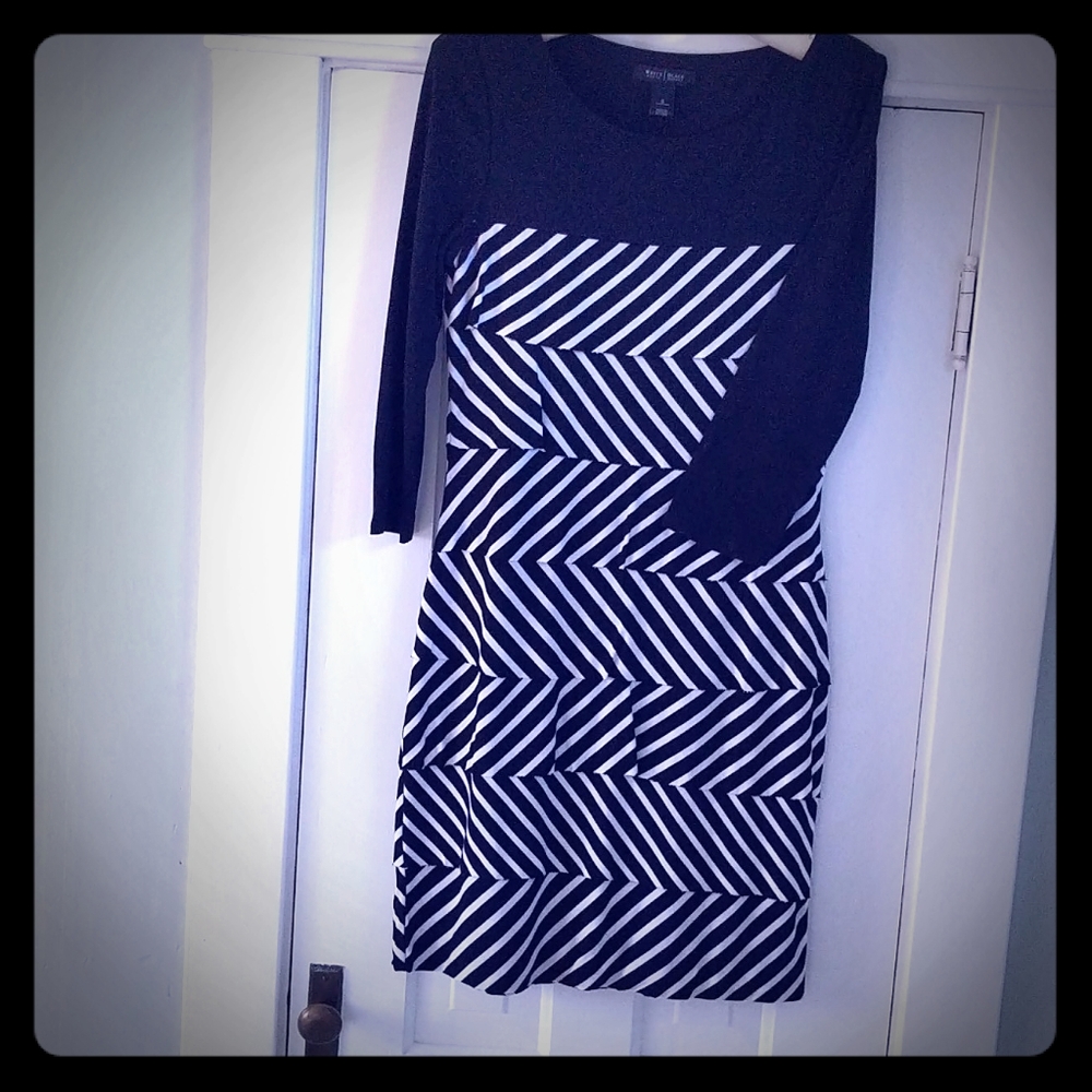 WHBM black and white optical illusion knit dress